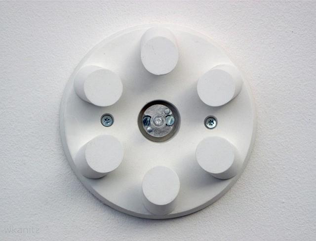 mray.jpg - mray - Downlight mit Strahleneffekt,
10 cm Durchmesser, Höhe 3 cm.